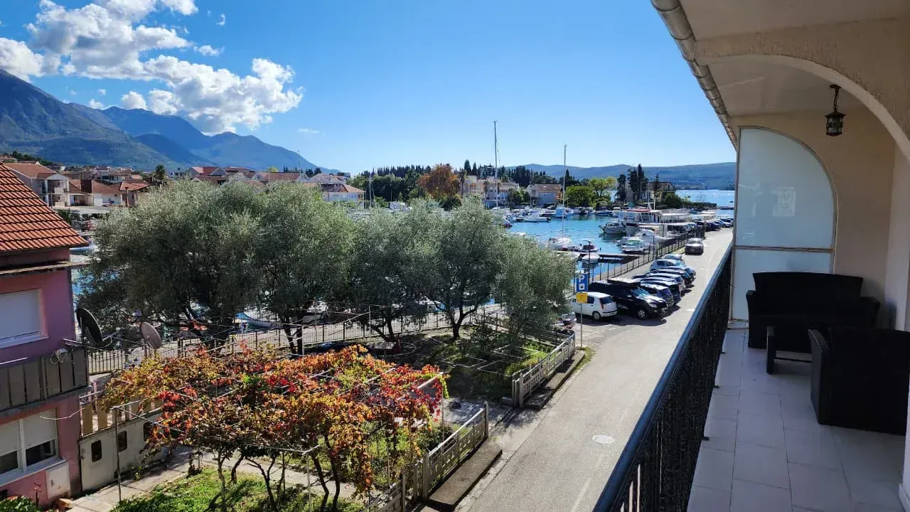 Rent, apartment, 150m², Tivat, Crna Gora