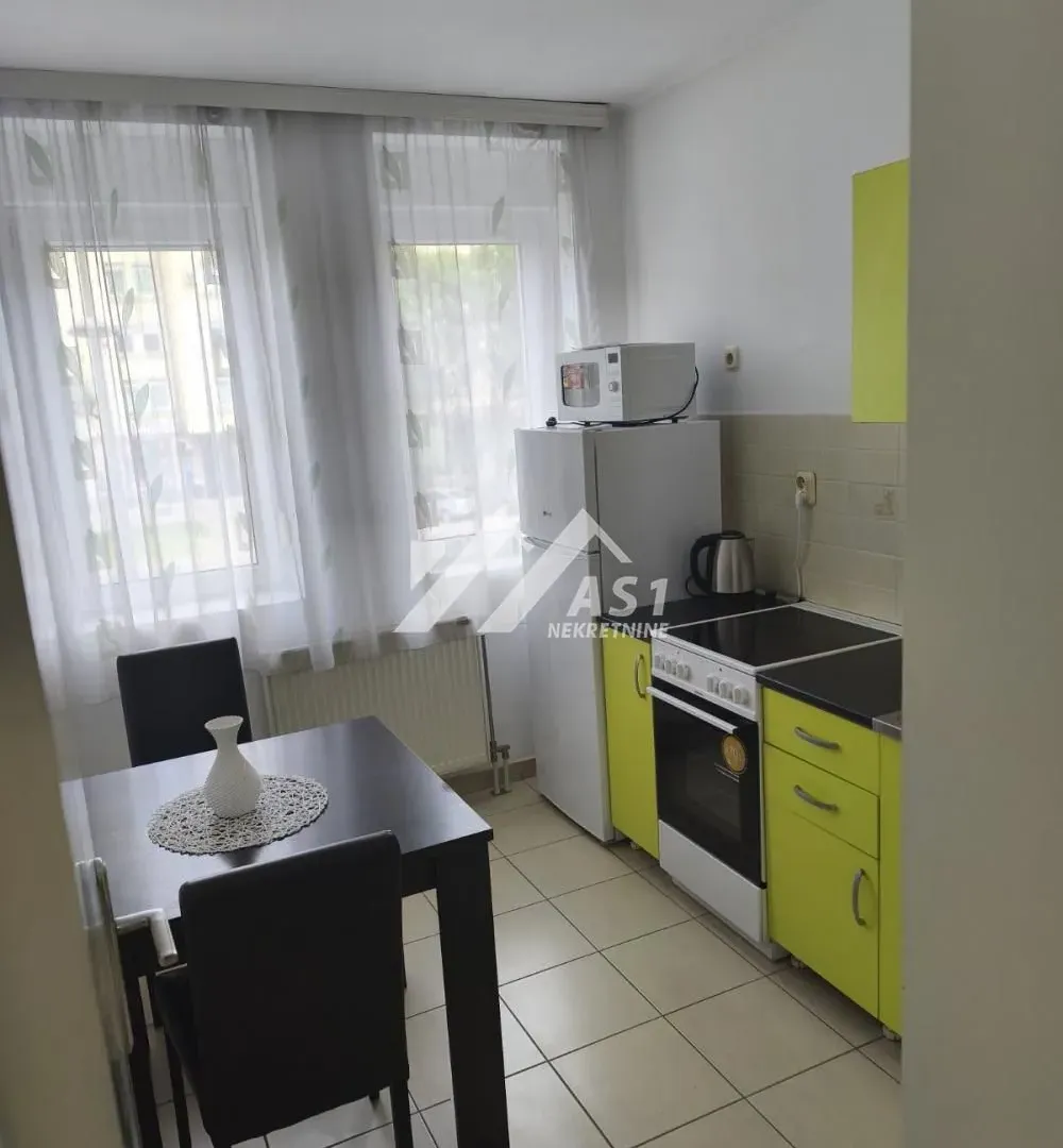 Izdavanje, jednosoban stan, 27m², Bulevar Evrope, Novi Sad Sve Podlokacije