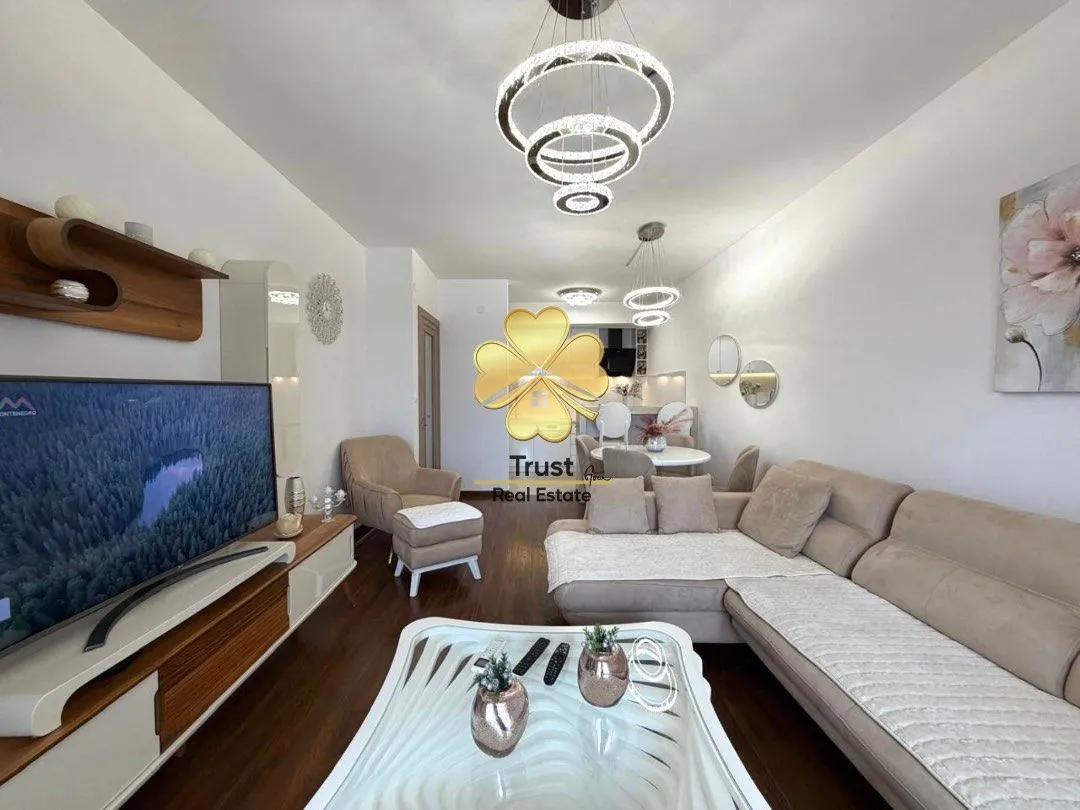 Izdavanje, jednosoban stan, 50m², Master Kvart, Podgorica