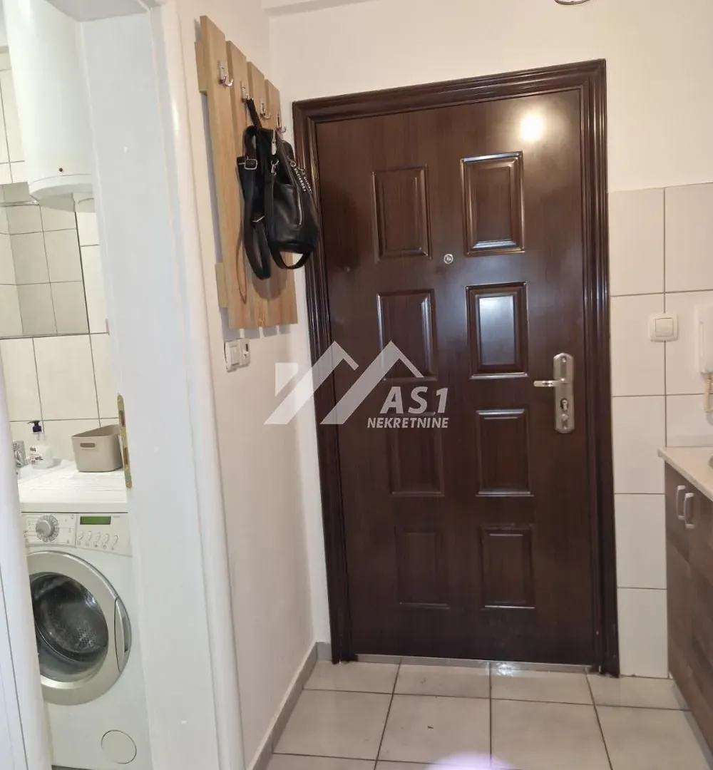 Izdavanje, stan, 25m², Adamovićevo Naselje, Novi Sad Sve Podlokacije