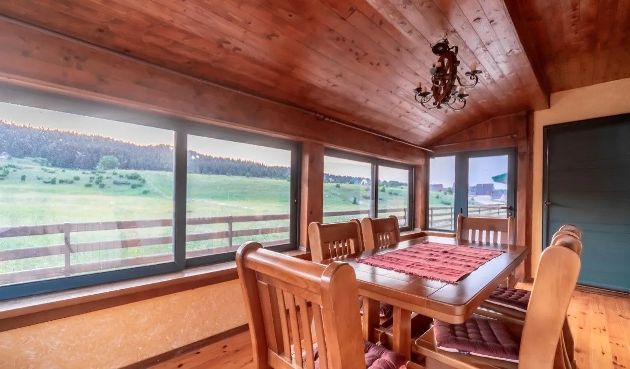 Prodaja, kuća, 300m², Motički gaj, Žabljak
