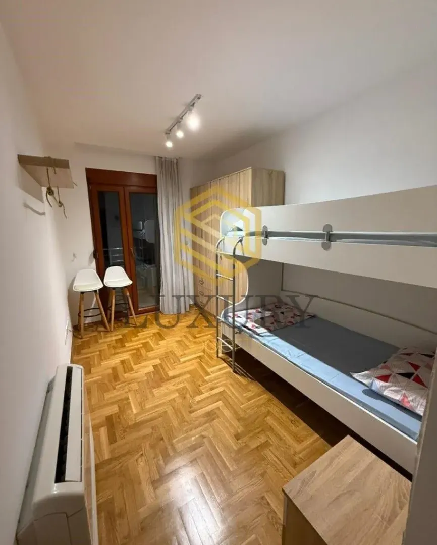 Izdavanje, dvosoban stan, 75m², Zabjelo, Podgorica