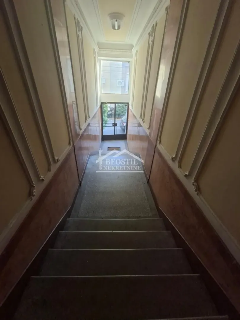 Prodaja, jednosoban stan, 39m², Stari Grad, Beograd