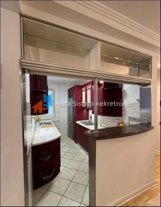 Izdavanje, četvorosoban stan, 120m², Savski Venac, Beograd