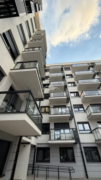 Prodaja, trosoban stan, 66m², Zemun Gornji Grad, Zemun Sve Podlokacije