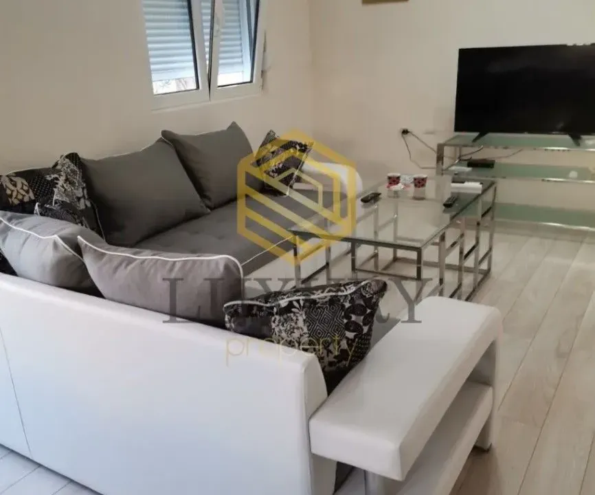 Izdavanje, kuća, 50m², Stari Aerodrom, Podgorica