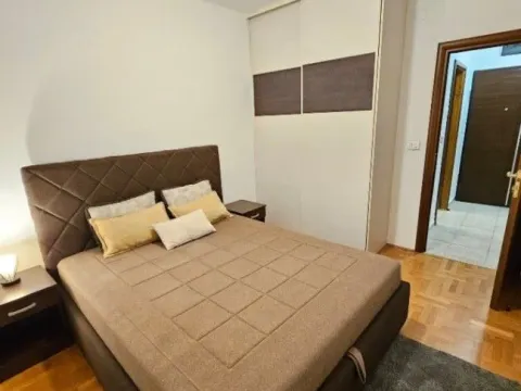Izdavanje, jednosoban stan, 45m², Stari Aerodrom, Podgorica - image 7