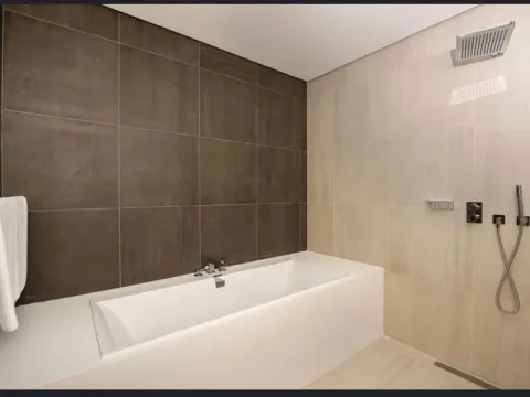 Izdavanje, dvosoban stan, 170m², Dukley Gardens, Budva - image 12