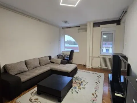 Izdavanje, trosoban stan, 80m², Centar, Novi Sad - image 2