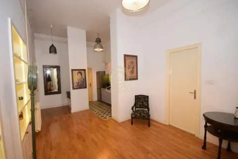 Izdavanje, trosoban stan, 76m², Stari Grad, Beograd - image 15