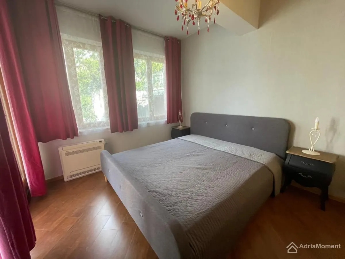 Prodaja, dvosoban stan, 106m², Dobrota, Kotor