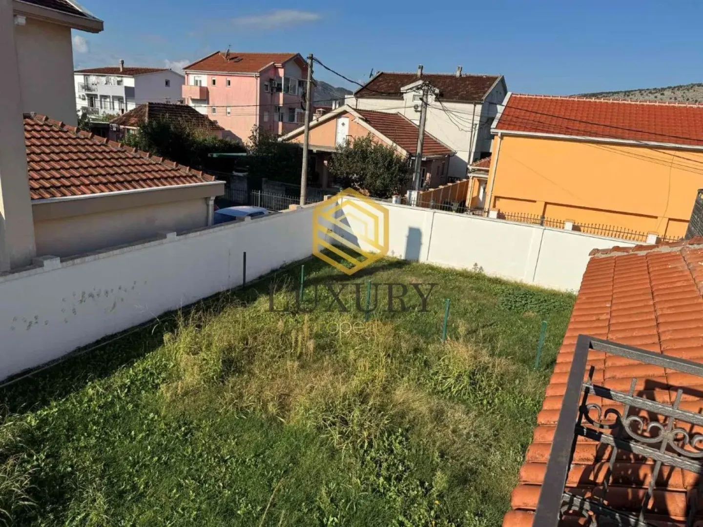 Prodaja, kuća, 340m², Tološi, Podgorica