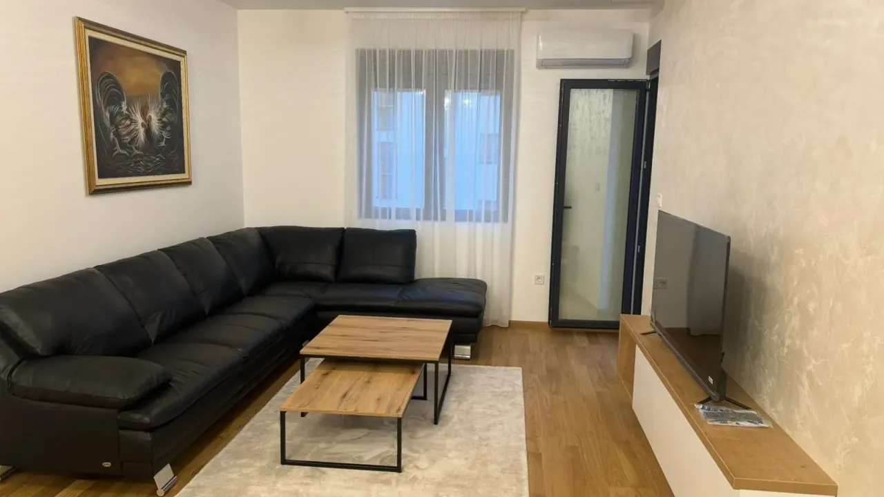 Izdavanje, jednosoban stan, 48m², City Kvart, Podgorica