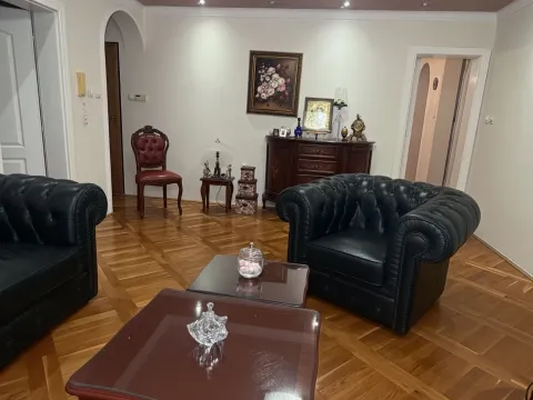 Izdavanje, četvorosoban stan, 120m², Škaljari, Kotor - image 6