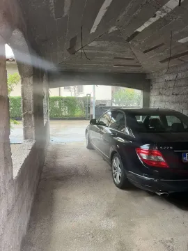 Izdavanje, četvorosoban stan, 240m², Stari Aerodrom, Podgorica - image 2