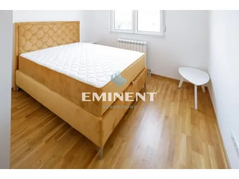 Izdavanje, dvosoban stan, 40m², Zemun Gornji Grad, Zemun Sve Podlokacije - image 6