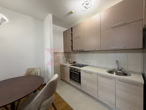 Rent, two bedroom apartment, 68m², City Kvart, Podgorica - image 3