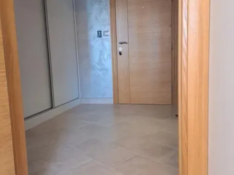 Izdavanje, stan, 51m², Centar, Tivat - image 13