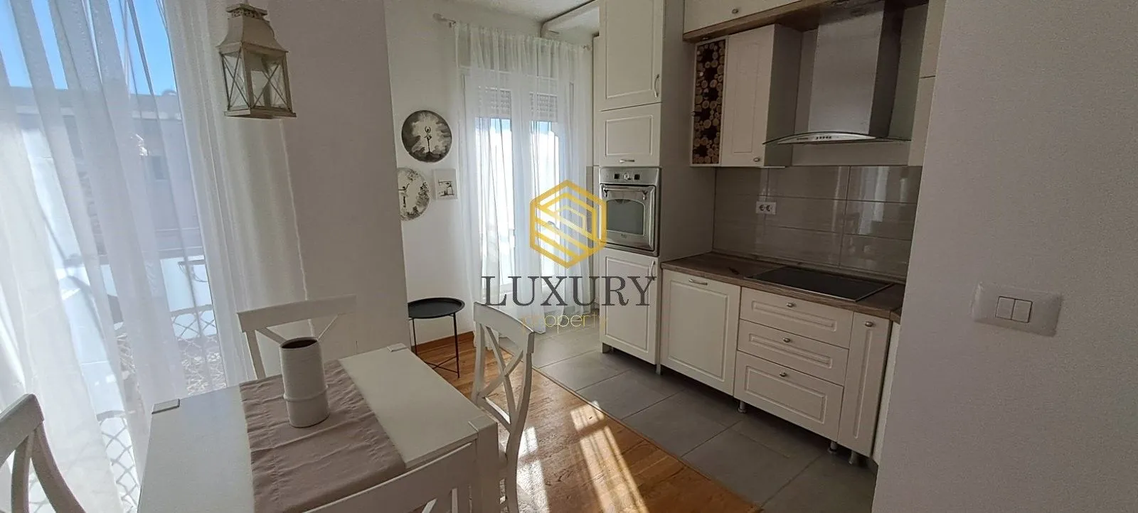 Izdavanje, jednosoban stan, 50m², City Kvart, Podgorica
