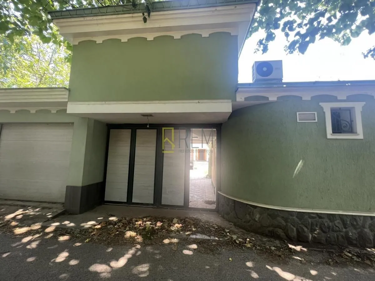 Rent, house, 800m², Zagorič, Podgorica