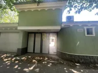 Izdavanje, kuća, 800m², Zagorič, Podgorica - image 2