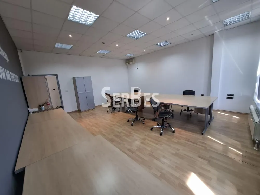 Sale, office space, 736m², Salajka, Novi Sad Sve Podlokacije
