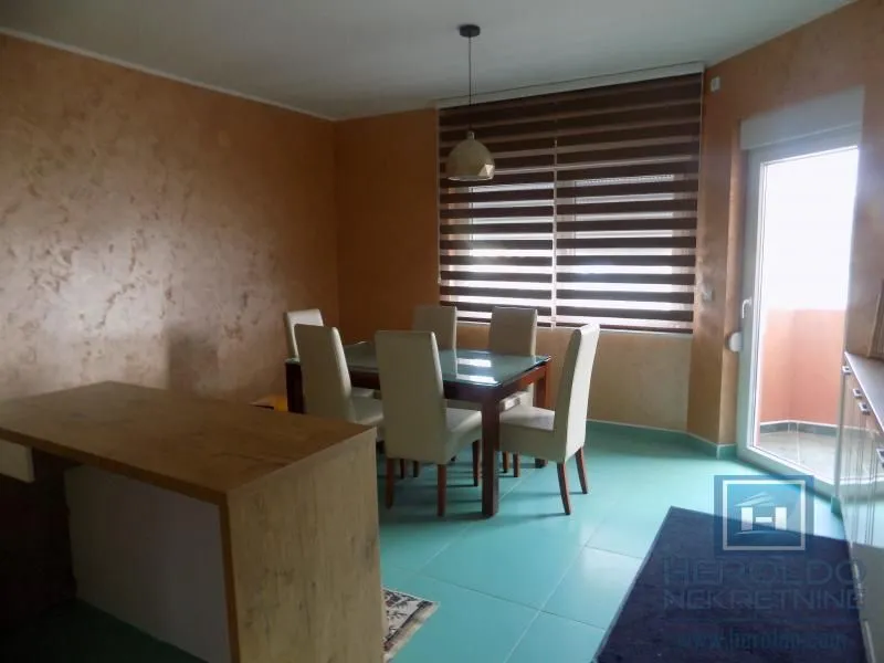Sale, office space, 360m², Paraćin, Srbija