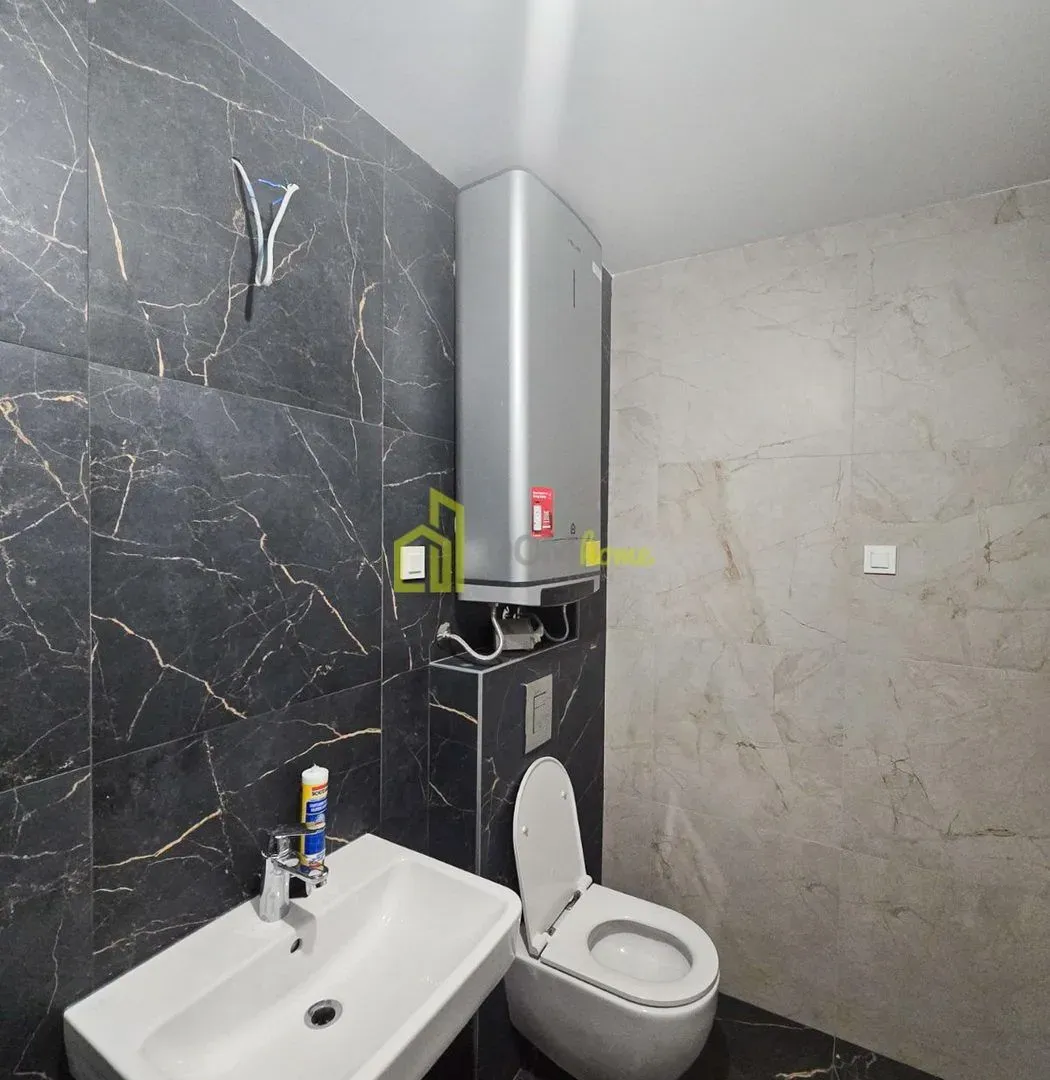 Izdavanje, dvosoban stan, 64m², Tološka šuma, Podgorica