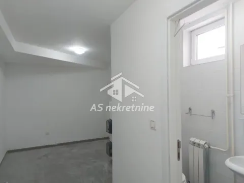 Izdavanje, kuća, 300m², Savski Venac, Beograd - image 42