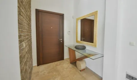 Prodaja, trosoban stan, 218m², Centar, Budva - image 12