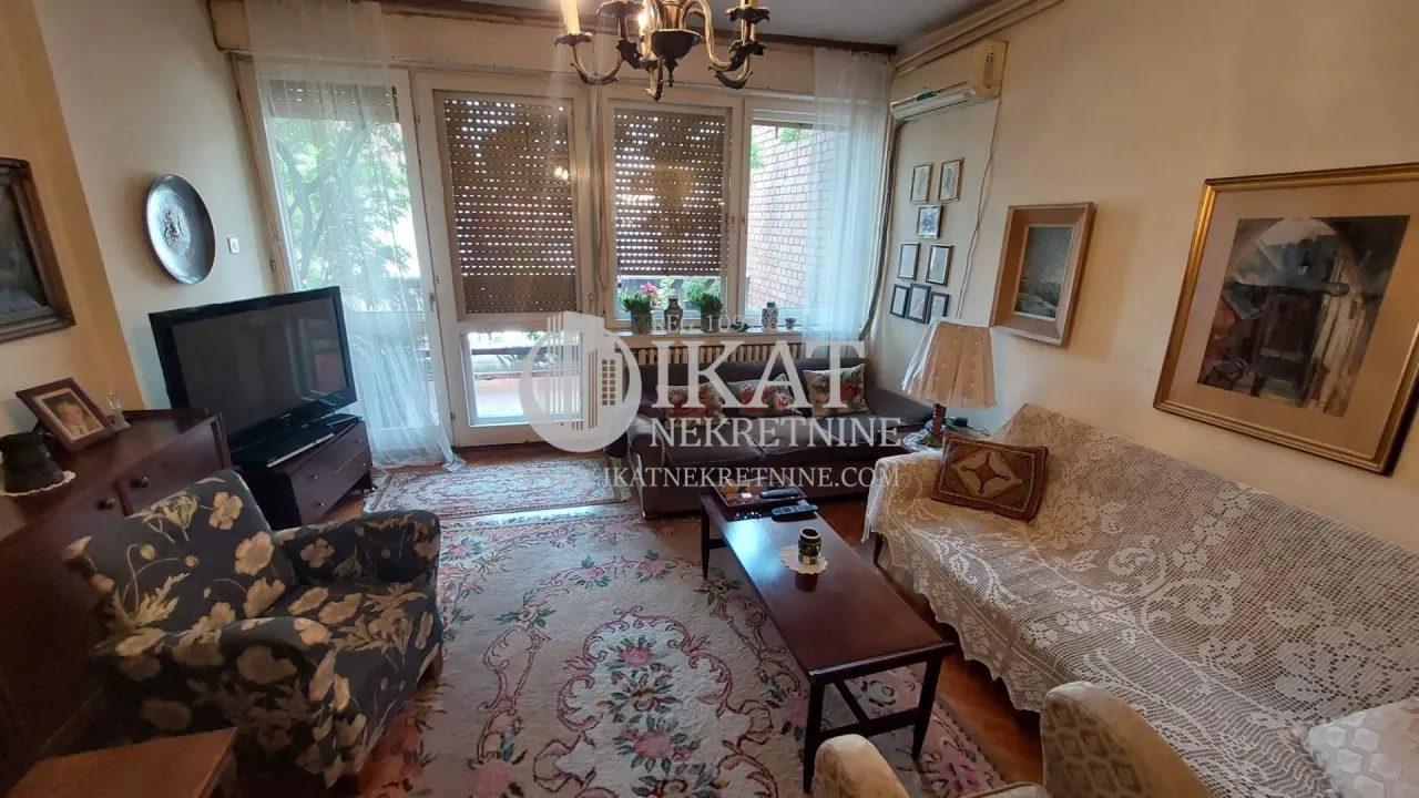 Prodaja, kuća, 230m², Voždovac Sve Podlokacije, Beograd