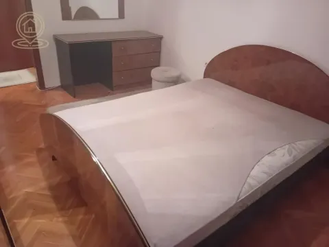 Izdavanje, trosoban stan, 74m², Bulevar, Niš - image 7