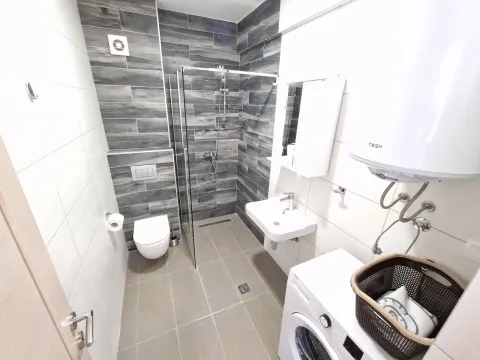 Rent, one bedroom apartment, 47m², Budva, Crna Gora - image 25