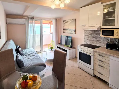 Rent, one bedroom apartment, 45m², Centar, Tivat - image 4