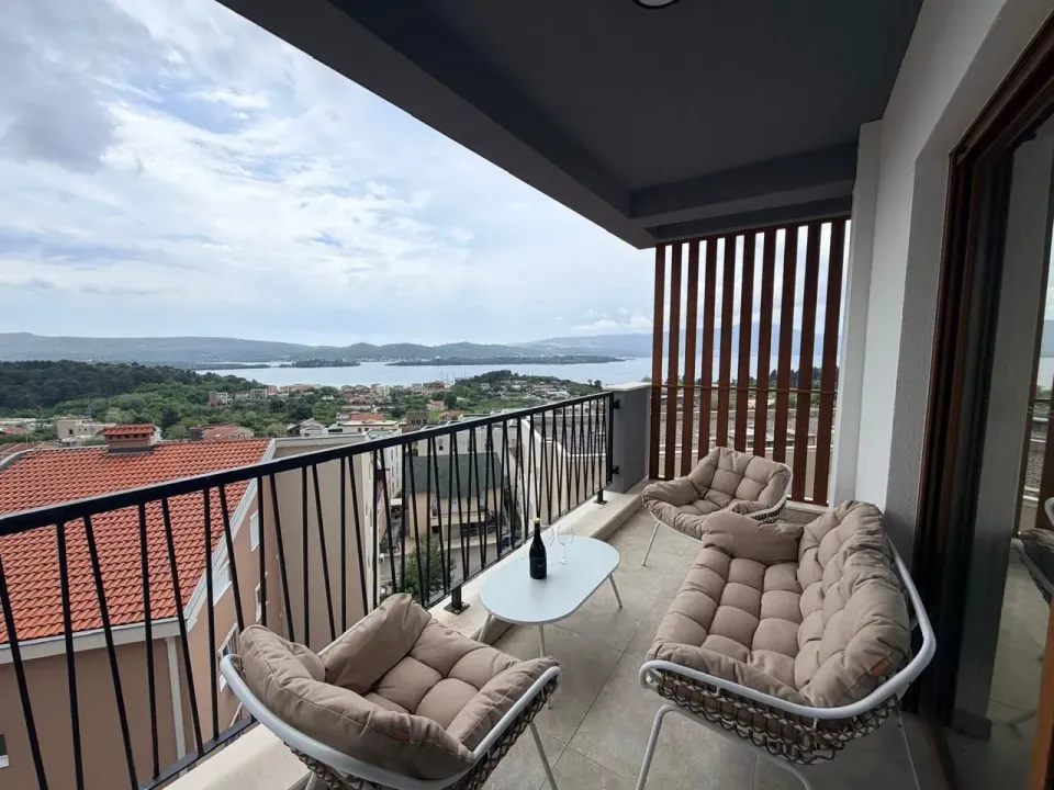 Rent, two bedroom apartment, 63m², Kava, Tivat