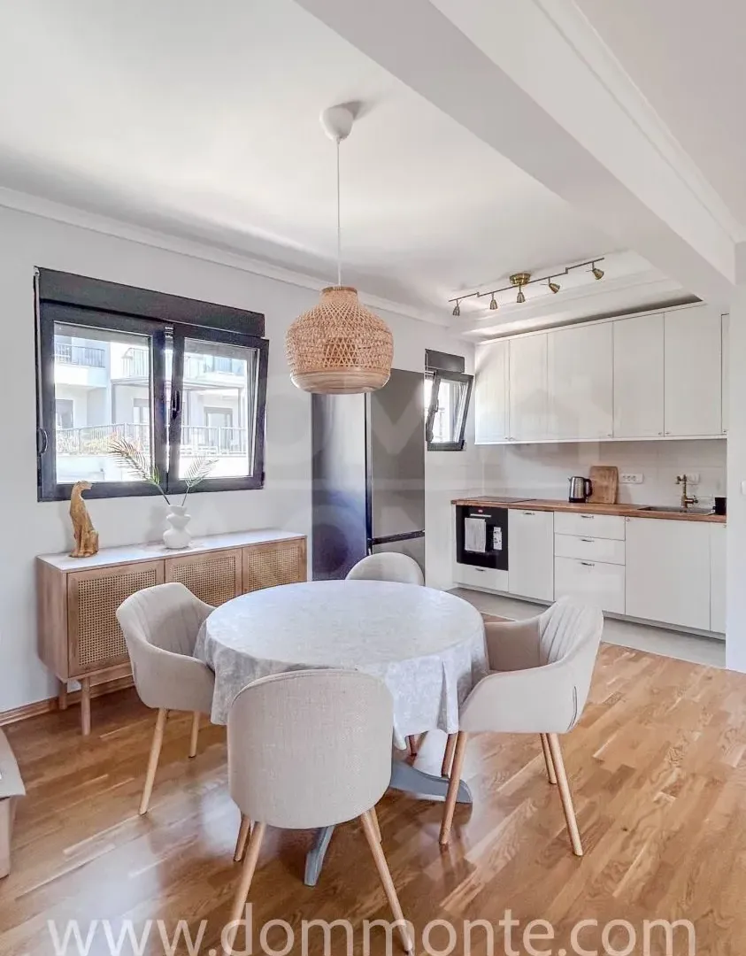 Rent, three bedroom apartment, 77m², Pod Kuk, Tivat