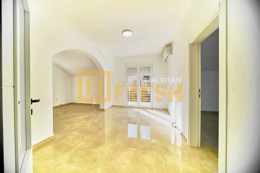 Rent, house, 400m², Stari Aerodrom, Podgorica