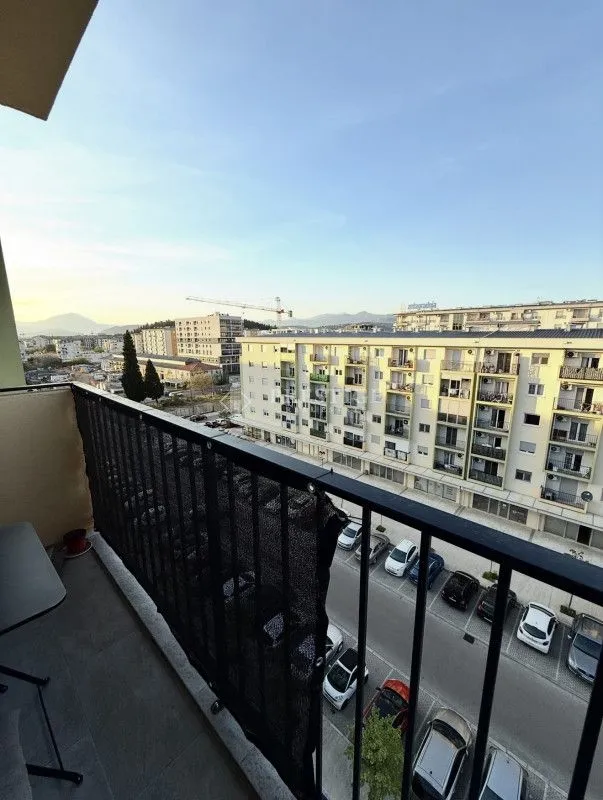 Rent, one bedroom apartment, 40m², Pobrežje, Podgorica