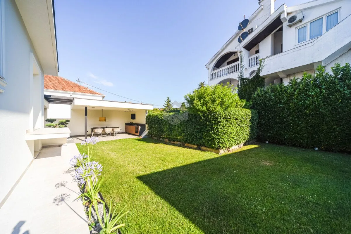 Rent, house, 130m², Masline, Podgorica