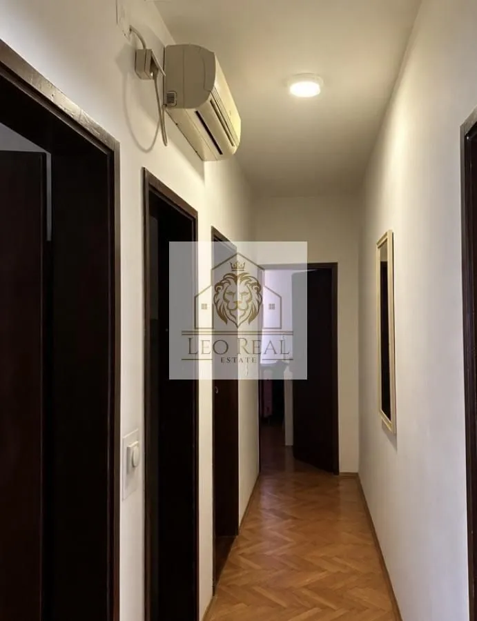 Prodaja, kuća, 400m², Surčin, Beograd