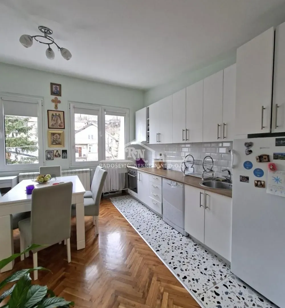 Prodaja, trosoban stan, 63m², Rakovica, Beograd