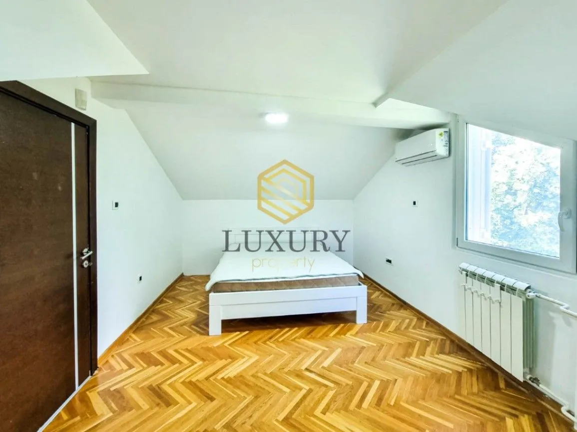 Rent, house, 250m², Mareza, Podgorica