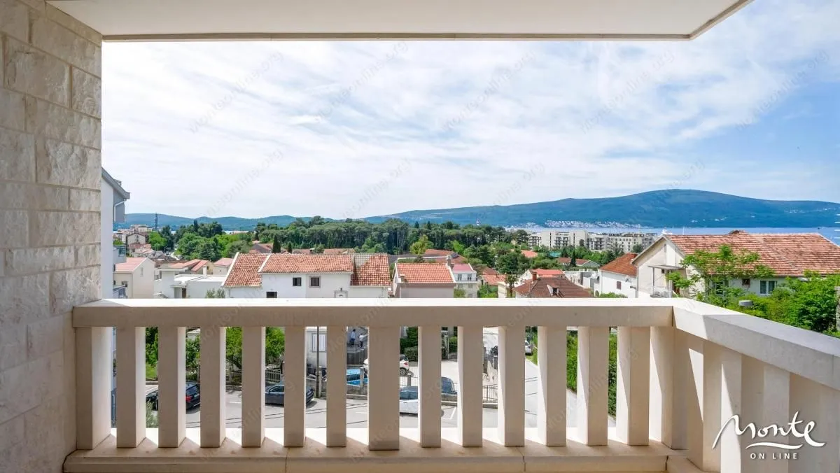 Prodaja, jednosoban stan, 50m², Centar, Tivat