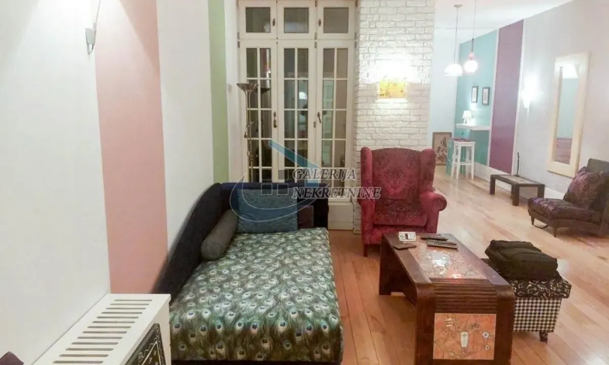 Izdavanje, dvosoban stan, 92m², Vračar Sve Podlokacije, Beograd