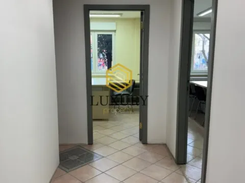 Rent, office space, 130m², Preko Morače, Podgorica - image 11
