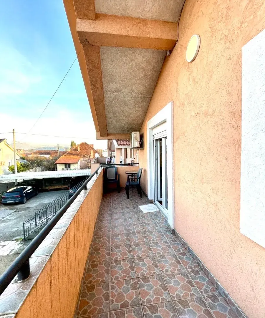 Izdavanje, dvosoban stan, 70m², Gornja Gorica, Podgorica