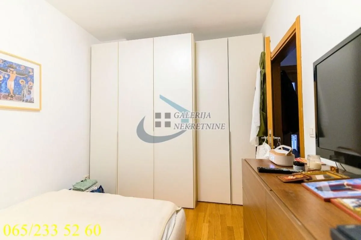 Sale, three bedroom apartment, 65m², Cvetni Trg, Vračar Sve Podlokacije