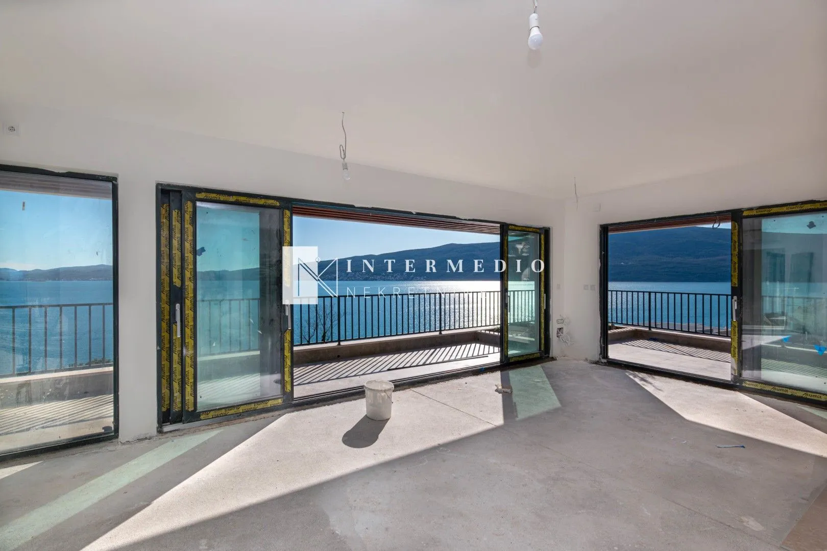 Prodaja, trosoban stan, 142m², Bijela, Herceg Novi