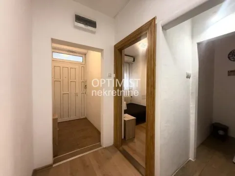 Izdavanje, dvosoban stan, 38m², Stari Grad, Beograd - image 10