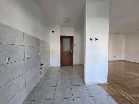 Prodaja, dvosoban stan, 73m², Nova Dalmatinska, Podgorica - image 5